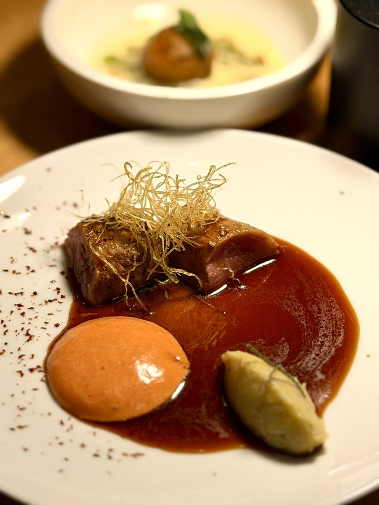 Duett vom iberischen Pata-Negra Belotta Schwein