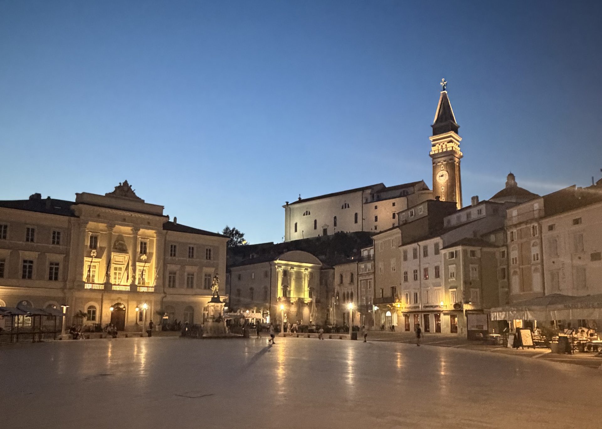 Piran bei Nacht